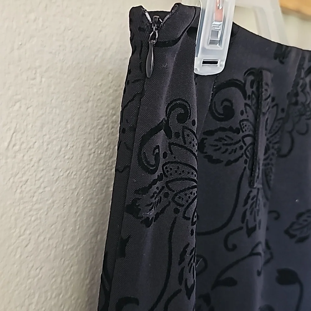 Women's black flowy maxi skirt - Picture 5 of 6